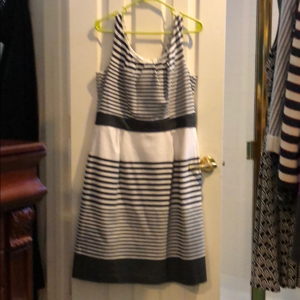 Banana republic black and white dress